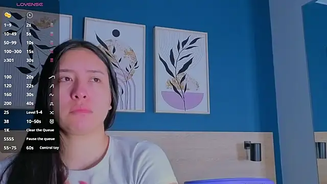 SarahMiler  online show from 10-20-25, 11:43