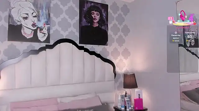 SarahMiler  online show from 10-28-25, 07:49