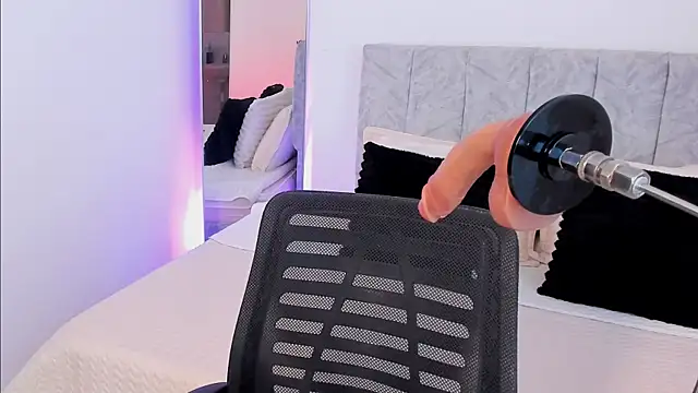 Snapshot of Taylormaxwell chatting on 01-16-26, 08:35 Taylormaxwell online show from 01-16-26, 08:35