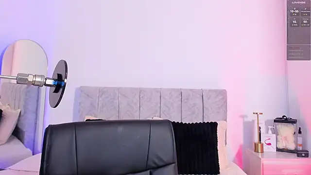 Snapshot of Taylormaxwell chatting on 02-12-26, 08:04 Taylormaxwell online show from 02-12-26, 08:04