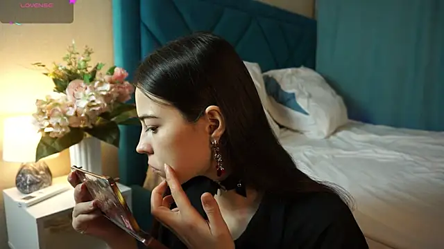 Snapshot of ywixos chatting on 12-21-25, 02:24 ywixos online show from 12-21-25, 02:24