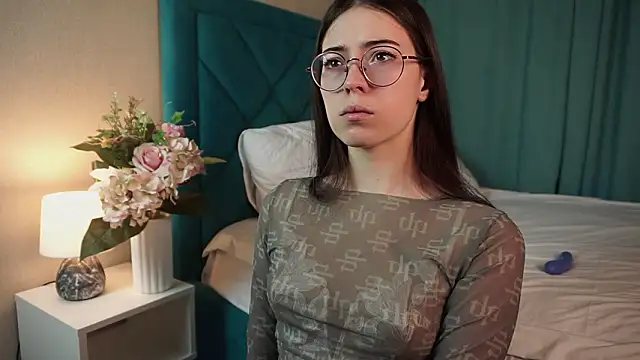 Snapshot of ywixos chatting on 02-08-26, 02:09 ywixos online show from 02-08-26, 02:09