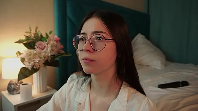 Snapshot of ywixos chatting on 02-13-26, 02:57 ywixos online show from 02-13-26, 02:57