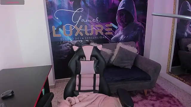 Liamartinn online show from 10-30-25, 01:56