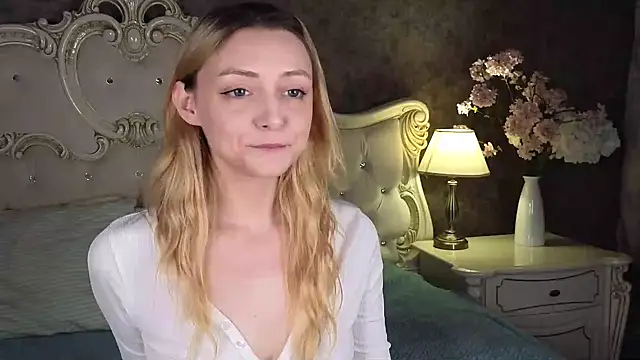 Snapshot of CindyFors chatting on 09-13-25, 08:41 CindyFors online show from 09-13-25, 08:41