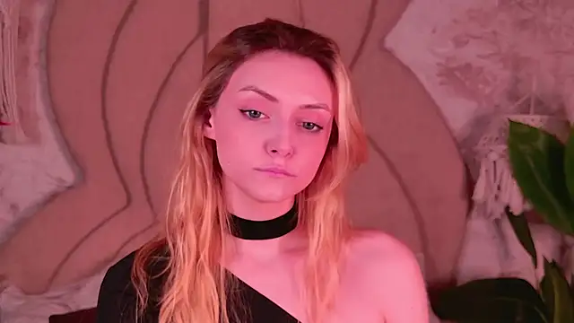 Snapshot of CindyFors chatting on 09-21-25, 09:16 CindyFors online show from 09-21-25, 09:16