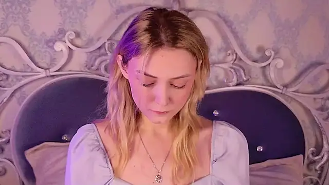 Snapshot of CindyFors chatting on 10-08-25, 08:50 CindyFors online show from 10-08-25, 08:50