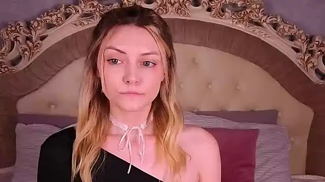 Snapshot of CindyFors chatting on 10-26-25, 08:59 CindyFors online show from 10-26-25, 08:59