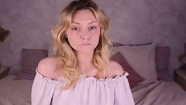 Snapshot of CindyFors chatting on 11-09-25, 09:02 CindyFors online show from 11-09-25, 09:02