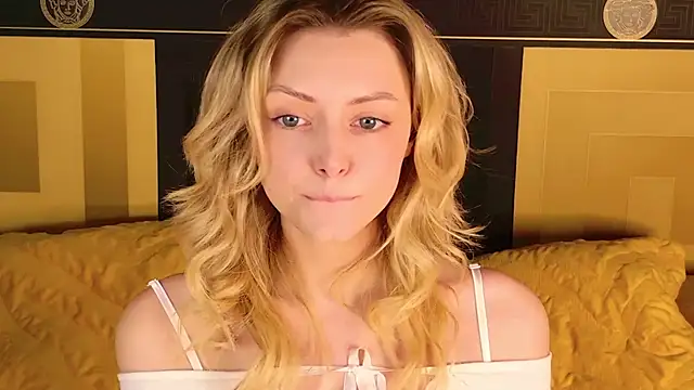 Snapshot of CindyFors chatting on 11-28-25, 08:55 CindyFors online show from 11-28-25, 08:55