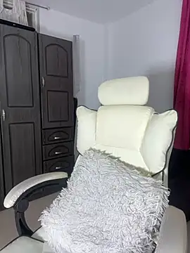 Snapshot of Issa_Santana chatting on 09-15-25, 07:58 Issa Santana online show from 09-15-25, 07:58