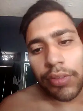 Snapshot of Desirock001 chatting on 09-24-25, 01:09 Desirock001 online show from 09-24-25, 01:09