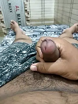 Snapshot of brownbear6 chatting on 10-04-25, 12:58 brownbear6 online show from 10-04-25, 12:58