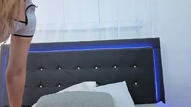 Angiehuston1 online show from 09-17-25, 02:19