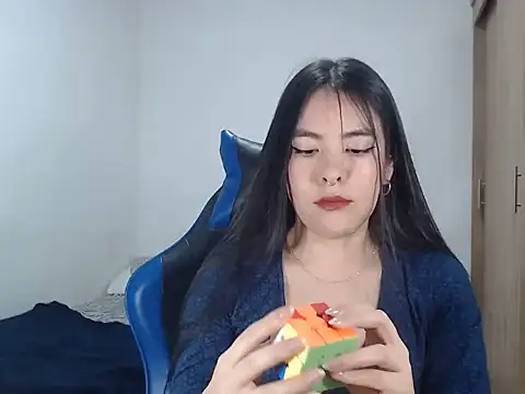 EloiseJun online show from 11-06-25, 12:11