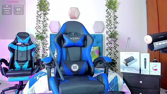 Snapshot of _taylor_black chatting on 09-30-25, 12:15 taylor black online show from 09-30-25, 12:15