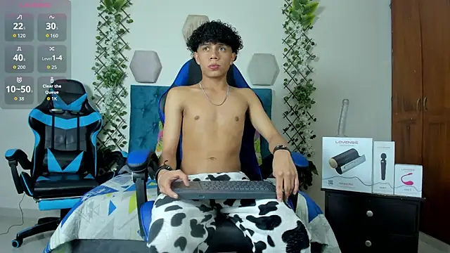 Snapshot of _taylor_black chatting on 10-07-25, 12:19 taylor black online show from 10-07-25, 12:19