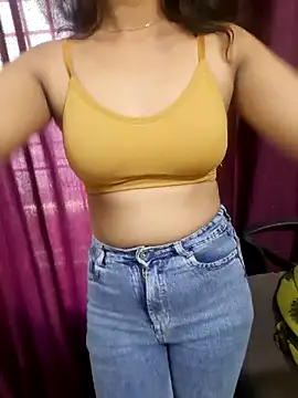 Snapshot of Monalisa670 chatting on 09-24-25, 01:42 Monalisa670 online show from 09-24-25, 01:42