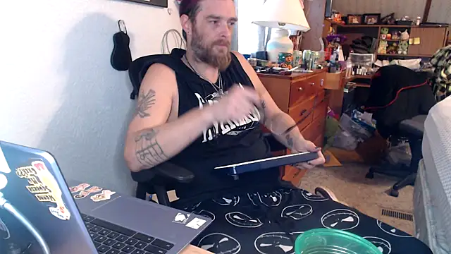Snapshot of thejuicybacon chatting on 09-15-25, 07:14 thejuicybacon online show from 09-15-25, 07:14
