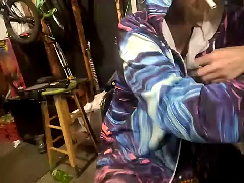 Snapshot of thejuicybacon chatting on 10-01-25, 05:46 thejuicybacon online show from 10-01-25, 05:46