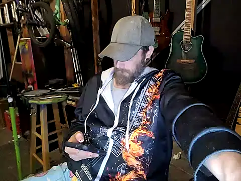 Snapshot of thejuicybacon chatting on 10-08-25, 05:16 thejuicybacon online show from 10-08-25, 05:16