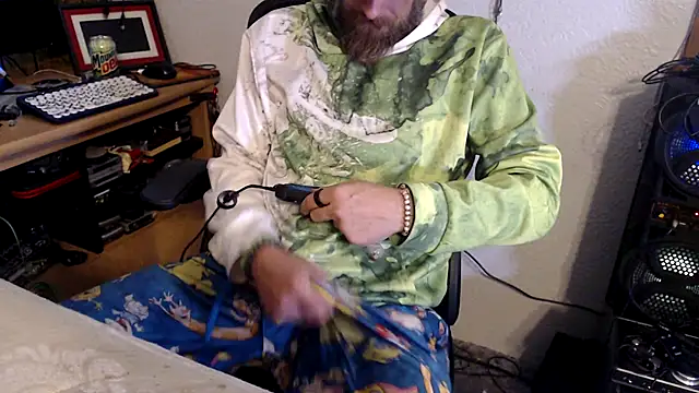 Snapshot of thejuicybacon chatting on 10-08-25, 05:21 thejuicybacon online show from 10-08-25, 05:21