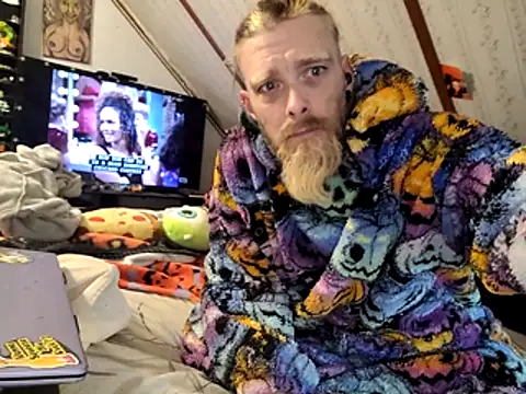 thejuicybacon online show from 11-25-25, 11:10