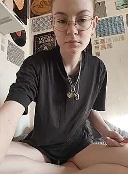 Snapshot of _arigins_ chatting on 10-08-25, 08:23  arigins  online show from 10-08-25, 08:23