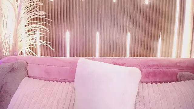 MylaDreams online show from 09-27-25, 03:44