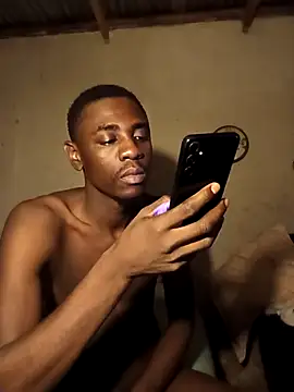 Snapshot of Chocolatepapix chatting on 03-02-26, 08:15 Chocolatepapix online show from 03-02-26, 08:15