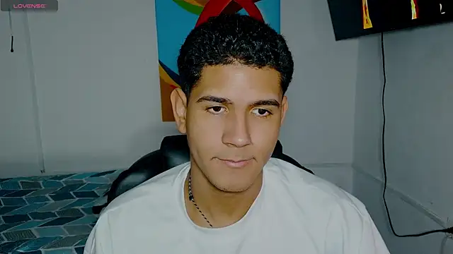 Snapshot of juanacock_1 chatting on 12-14-25, 04:18 juanacock 1 online show from 12-14-25, 04:18