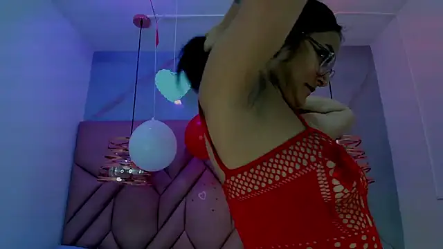 Snapshot of Ibbie_drastic chatting on 02-13-26, 12:01 Ibbie drastic online show from 02-13-26, 12:01