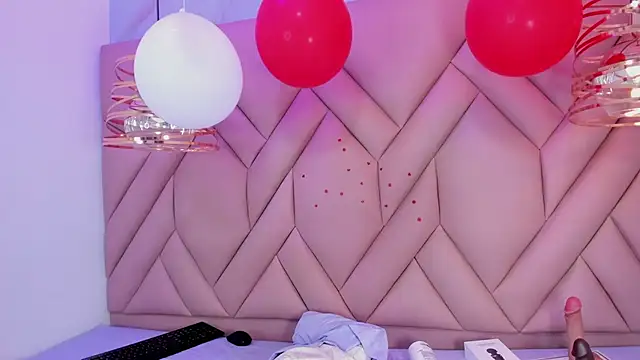 Snapshot of Ibbie_drastic chatting on 02-15-26, 12:18 Ibbie drastic online show from 02-15-26, 12:18