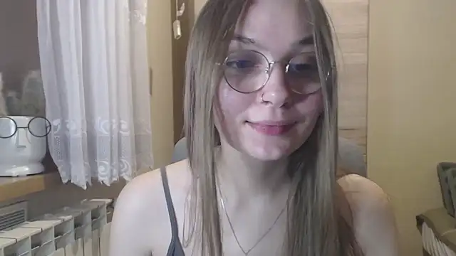 LooveELLYx online show from 12-27-24, 06:10