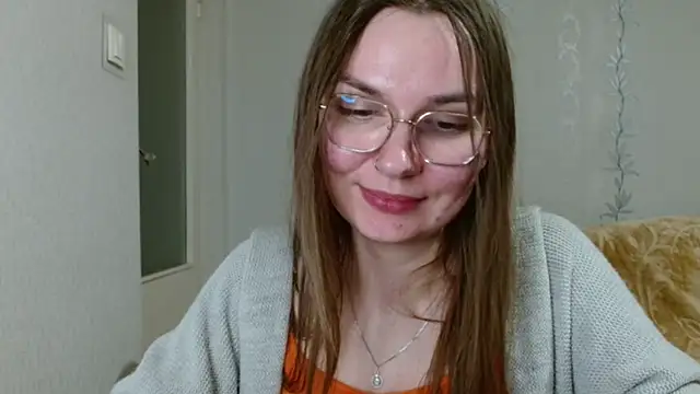 LooveELLYx online show from 03-18-25, 08:59