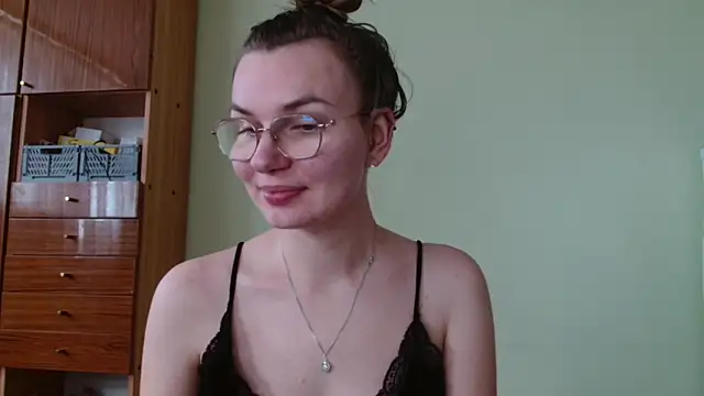 LooveELLYx online show from 10-07-25, 01:30