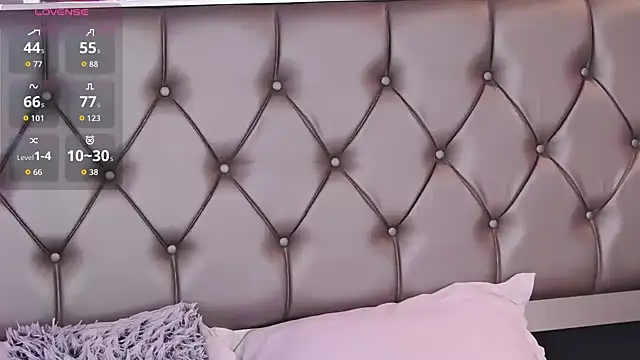 Snapshot of MayaHale chatting on 11-12-25, 12:16 MayaHale online show from 11-12-25, 12:16