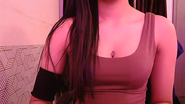 Snapshot of Tathiraa chatting on 02-26-26, 07:24 Tathiraa online show from 02-26-26, 07:24