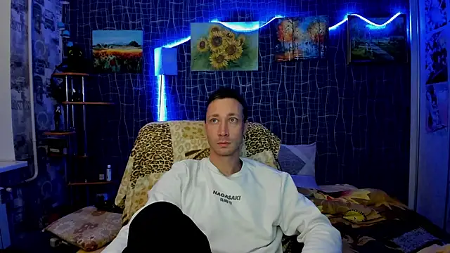 CuteBoy228 online show from 11-25-25, 08:53