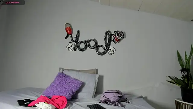 Sophia Ebony online show from 10-31-25, 12:39