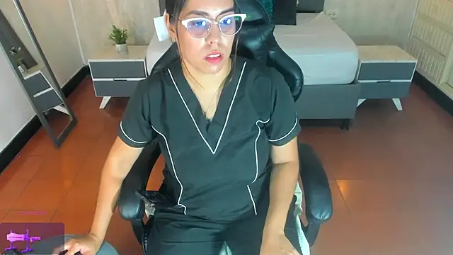 lissa jhonsoon online show from 11-15-25, 01:36