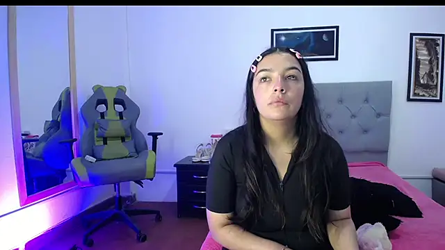 Esmeraldaa- online show from 09-24-25, 04:38