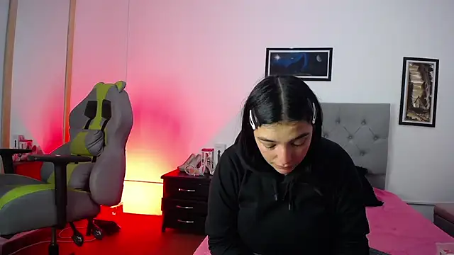 Esmeraldaa- online show from 10-07-25, 04:53