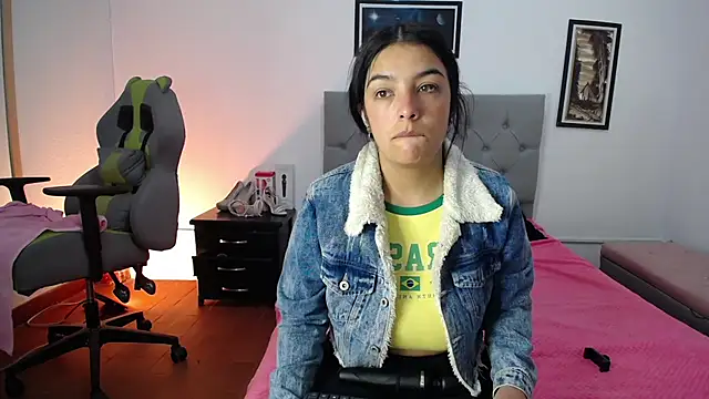 Esmeraldaa- online show from 10-09-25, 05:16