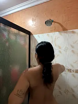 effie castroo online show from 10-26-25, 04:46