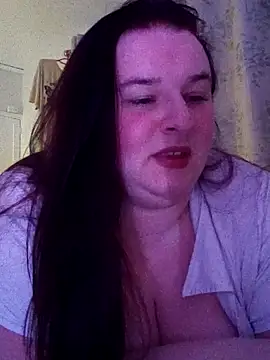 Snapshot of Curvaceouscarla chatting on 10-31-25, 11:17 Curvaceouscarla online show from 10-31-25, 11:17