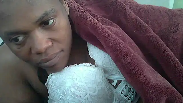 Snapshot of sexythae32 chatting on 09-19-25, 04:03 sexythae32 online show from 09-19-25, 04:03