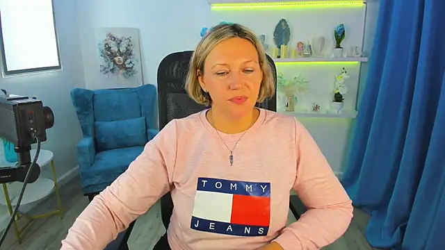 NinaStarle online show from 10-12-25, 04:44