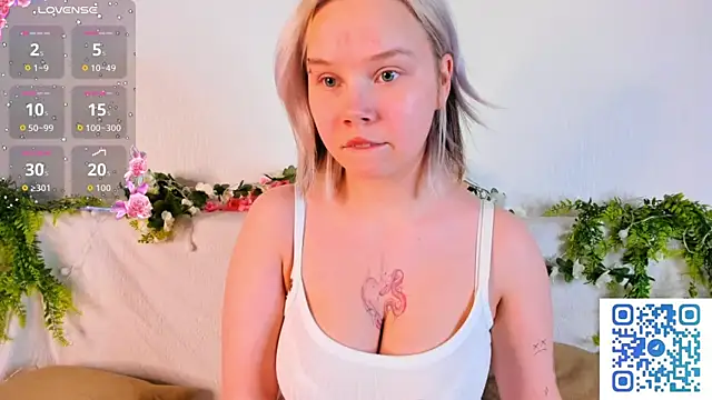 girlllsooft online show from 10-04-25, 05:00