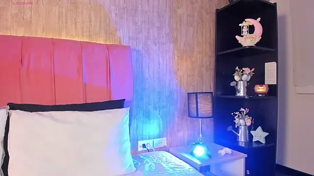 Kendra kobein online show from 04-17-26, 08:34